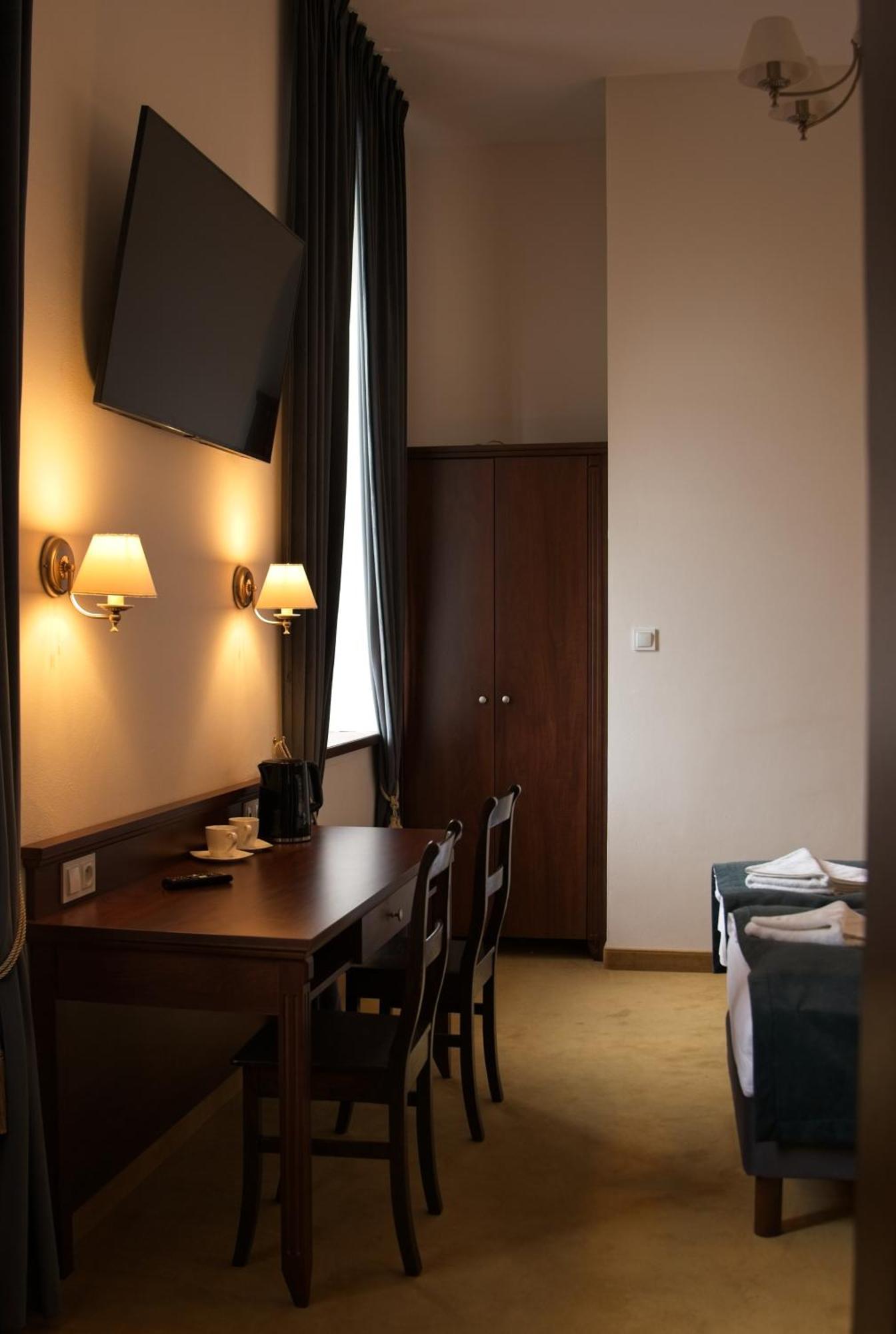 Belweder Hotel Dęblin Kültér fotó